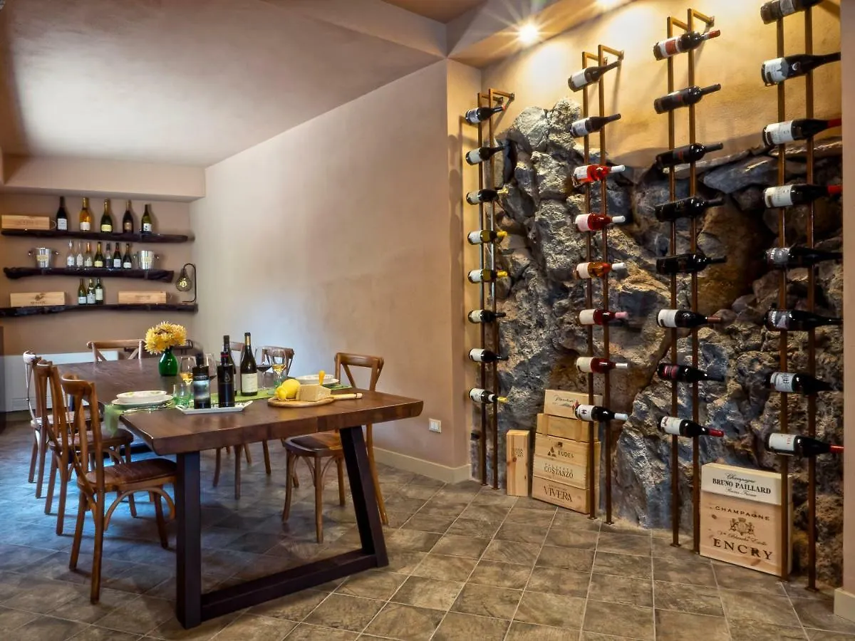 Aci SantʼAntonio Locanda Sant'Antonio فندق مبيت وإفطار Aci SantʼAntonio